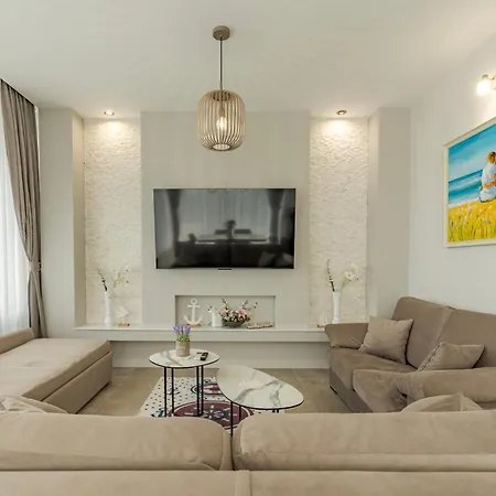 Вилла Luxury 3 Bedroom With Private Pool, Jacuzzi And Sea View