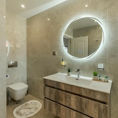 Luxury 3 Bedroom With Private Pool, Jacuzzi And Sea View Вилла Лозенец