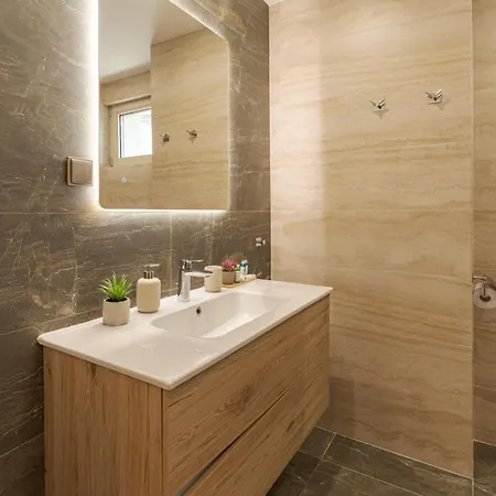 Luxury 3 Bedroom With Private Pool, Jacuzzi And Sea View * Лозенец