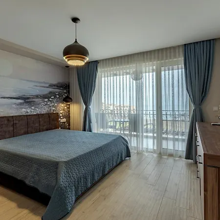 Вилла Luxury 3 Bedroom With Private Pool, Jacuzzi And Sea View Лозенец